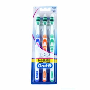 ORAL B PLUS 1*2*3 BROSSE A DENT